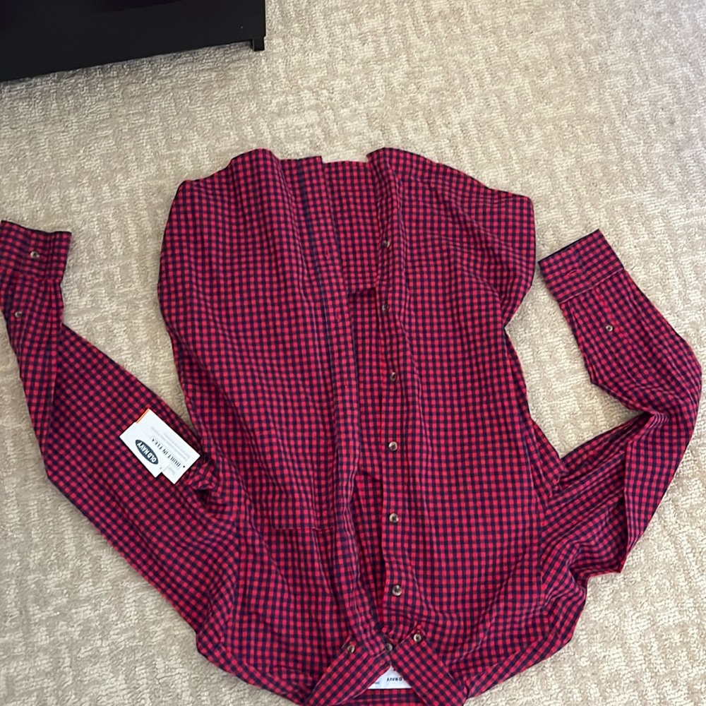 Small men’s old navy button down nwt everyday slim built in flex size small